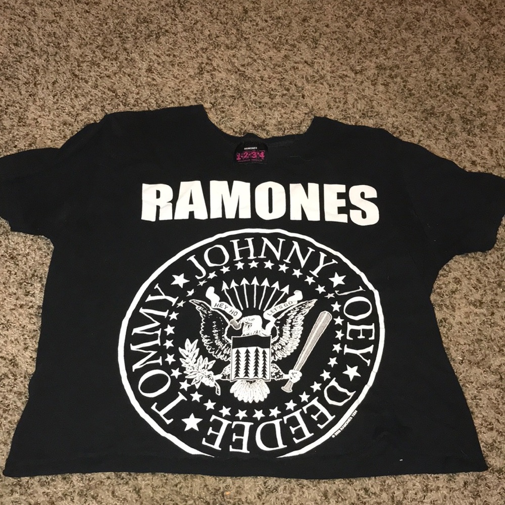 Ramones cropped icon tee
